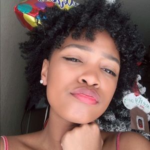 Meet your Posher, Angie